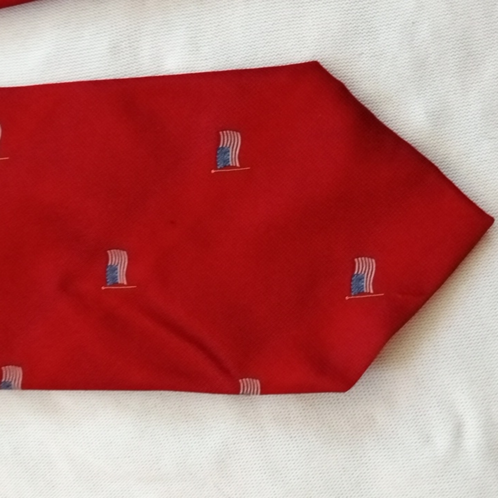 HP🎉Vtg American flag silk tie Jos A Bank 4x58"  Red
